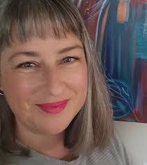 Maria Oakley's Instagram, Twitter & Facebook