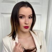 Tiffany Aponte's Instagram, Twitter & Facebook