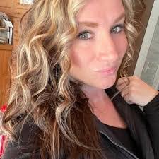 Elise Brooks's Instagram, Twitter & Facebook