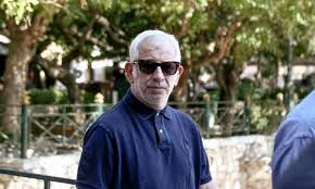 Θύμα μιας «αδυσώπητης και λυσσώδους συκοφαντίας, από πρόσωπα που δυστυχώς έχουν ευτελή κίνητρα να ακουστούν τα ονόματά τους στη… Petros Filippidhs H Wra Toy Eisaggelea Gia Ton H8opoio Ti 8a Zhthsei O Dikhgoros Toy Newsbomb Eidhseis News