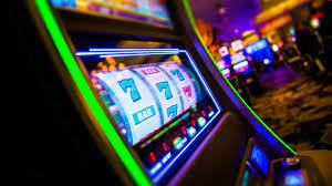 Man denied $100,000 jackpot because friend pushed the button - ABC7 New York