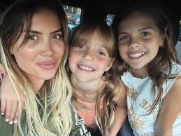 El doloroso proceso de Abril, la hija de 13 años de Carlín Calvo: "Tiene  contención psicológica y hace unos días pidió quedarse a solas con el papá" 