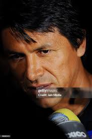 Claudio Suarez speaks during the TV Show La Hora de Cuauhtemoc Blanco...  News Photo