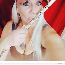 Saliva band discussion with favorite lead singers and concert experiences