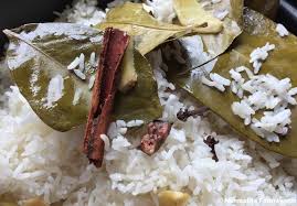 Cuci bersih beras dan ketan, rendam dengan perasan air kunyit yang sudah ditambah air. Rasamasa Nasi Uduk Betawi