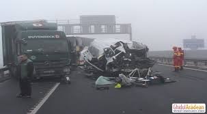 In urma celor 9 morti in accidentul de microbuz din ungaria, au ramas 139 de rude. Carnagiu Pe O Autrostrada Din Ungaria La Mai Putin De 3 Km De Vama Nadlac 5 Morti Si 17 Raniti Galerie Fotovideo Declaratii