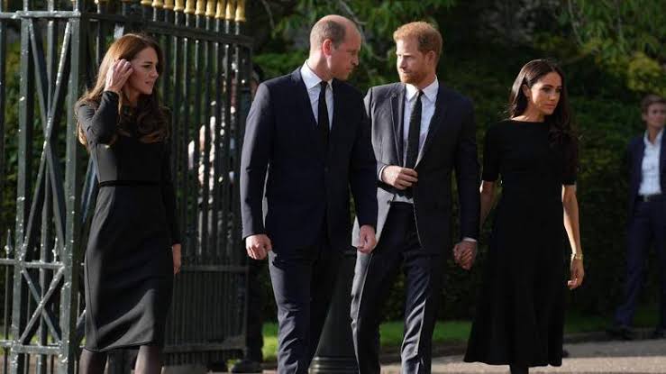Major royal 'very angry' with Prince Harry over rift that is 'hard to ignore' - AOL