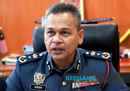 Pertandingan kawad kaki dan operasi peringkat zon telah selesai. Bernama Deepavali Bomba Kl Tempatkan Jentera Di Kawasan Berisiko Tinggi