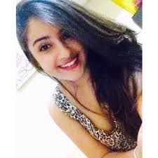 Elisa Risi (@elisarisi_)