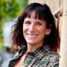 Penny Fernandes's Instagram, Twitter & Facebook