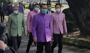 การประกาศรัฐประหารในพม่าเมื่อเช้าวันนี้ มีลักษณะแปลกคือไม่ได้ฉีกรัฐธรรมนูญ แต่เป็นการประกาศสภาวะฉุกเฉิน (state of emergency) เข้าใจว่าผู้ประกาศสภาวะ. Vsc2ybvycx2xym