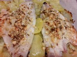 La ricetta del filetto di pesce persico al forno si può preparare in tanti modi diversi: Filetti Di Orata Con Patate E Mandorle Al Forno