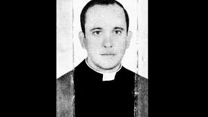 Medida busca impedir demissões de cargos mais baixos; Papa Francisc In Romania 10 Secrete Din ViaÈ›a Suveranului Pontif Antena 1