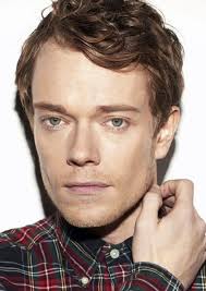 Fan Casting Alfie Allen as Mick Jagger in David Bowie Biopic