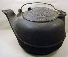 1863 Civil War Era Cast Iron Tea Kettle Liveauctiongroup Cast Iron Kettle It Cast Cast Iron