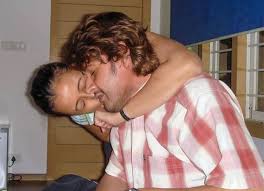 Happy anniversary memiliki arti selamat ulang tahun atau selamat hari jadi, namun ditujukan kepada benda selain manusia, seperti untuk perusahaan, sekolah, benda ataupun suatu hubungan yang terjalin. Mahesh Babu And Namrata Shirodkar Express Their Love Through Their Anniversary Post Ranveer Singh Shilpa Shirodkar Comment Bollywood News Bollywood Hungama