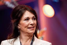 AZ+) Iris Berben verabschiedet sich: "Möchte einfach abtauchen"