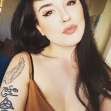 Leanne Manning's Instagram, Twitter & Facebook