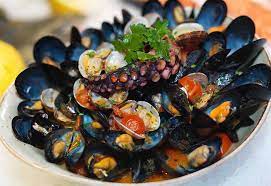 Andiamo a scoprire insieme i 7 ristoranti dove gustare la migliore zuppa di cozze a napoli. La Vera Ricetta Della Zuppa Di Cozze Napoletana