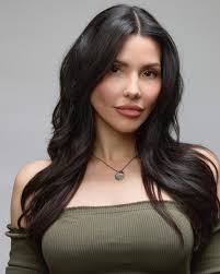 Cindy Perez's Instagram, Twitter & Facebook