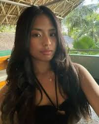 Kate Alvarez (katevalvarez)