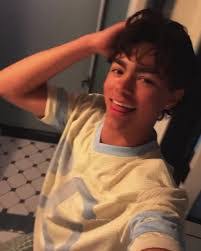 Malachi Washington's Instagram, Twitter & Facebook