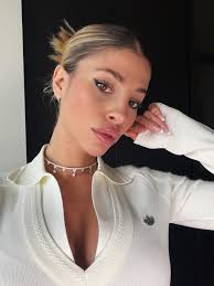 Flower Power🌼 (Ps amo le mie smagliature nella 2º foto🤪🤤)