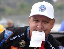 Robert Hight's Instagram, Twitter & Facebook