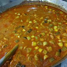 Gulai batang pisang biasanya di masak ketika kenduri atau hajatan,memaksanya juga dalam jumlah besar di kawah yang besar pula. Menu Wajib Ada Gulai Kambing Zul Yahya Steamboat Bbq Facebook