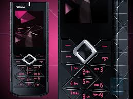 Nokia 7900 Prism is strange but cool ...