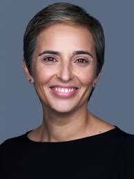 Claudia Batista's Instagram, Twitter & Facebook