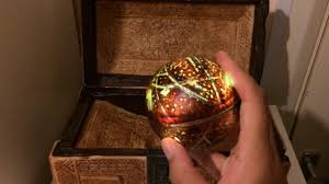 Forbidden fruit is a name given to the fruit growing in the garden of eden which god commands mankind not to eat. Spielzeug Anime Manga Assassin S Creed Apple Of Eden Led In Box Origins Assassins Creed Apple Eden Softland La