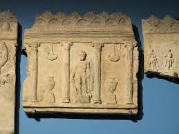 Struttura nuova e funzionale, permette di allenarsi in un ambiente professionale e informale. File Plaque Campana Scene De Palestre Avec Effigie D Hercule Louvre Cp 3833 Jpg Wikimedia Commons