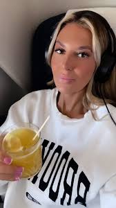 Cheers to 2023 🤍✨ 20 flights & hundreds of memories made 🫶🏼 #2023 #...