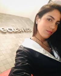 1 o 2? #working #Telemundo #Ecuavisa @ Ecuavisa