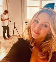 Summer Applegate's Instagram, Twitter & Facebook