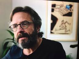 Peter Kuper على X: "Netflix 'Easy' (S2 episode 5) Mark Maron plays a  graphic novelist with great taste in out-of- focus art by yours truly  https://t.co/gYROFZq8vq"