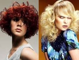 Per i capelli ricci franck provost propone un carré dalla linea grafica con la frangia che personalizza i lineamenti e dà carattere. Come Portare La Frangia Capelli Con I Ricci Pourfemme