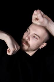 Tanssin välitiloissa