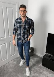 For a casual beach day look, you can opt for a slightly baggier short. Men Outfits With Blue Jeans 45 Ways To Style Blue Jeans