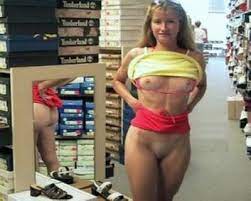 Sans Gene Elle Se Met Nue Au Magasin De Chaussures Sur Coquinetv Com