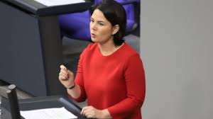 Um stolze 16 cent pro liter. Baerbock Pflegenotstand Hatte Fruher Thematisiert Werden Mussen