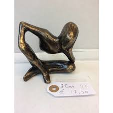 A bronze deer statue with chinese characters of blessing and long life. Bronze Modern Statues Shop Online At Eliassen Nl Eliassen Home Garden Pleasure