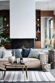 Il s'agit de meubles créés dans nos propres ateliers, par des artisans professionnels. H M Home Living Room Deco Salon Deco Decoration Maison