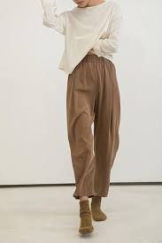 Andy Trouser In Silk Crepe Styleinspiration In 2020 Fashion Style Minimalist Fashion