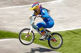 Carlos ramírez y vincent pelluard disputaron las semifinales del bmx en los juegos olímpicos y no la tenían nada fácil para quedarse con un lugar en la gran final por las medallas. Mwwzsnzqjcnalm