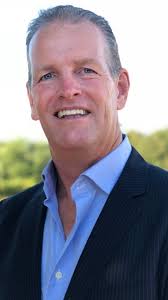 Ian Curran's Instagram, Twitter & Facebook