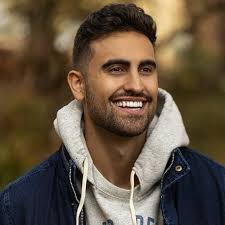 New print bookings coming to you hot off the press! Models: ➡ SABRINA LEWIS 