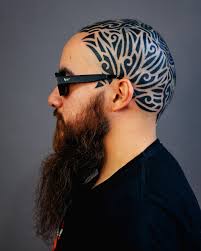 Piezita abstracta 🖤 #blacktattoo #blackwork #abstracttattoo