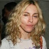 Cansadita no esta la REINA DEL RAP de tanto exito y en defecarse en todas  las raperas , OKUUURRR 😘💋